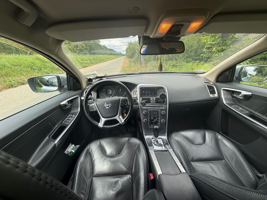 VOLVO XC60 2011 — imagine 5