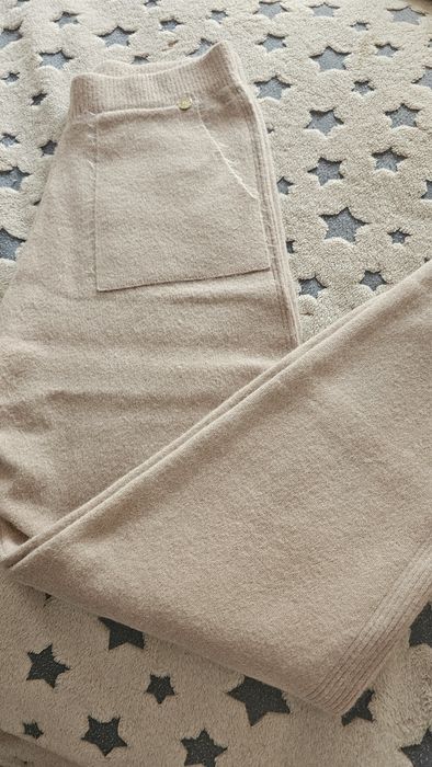 Продам женскую теплую одежду