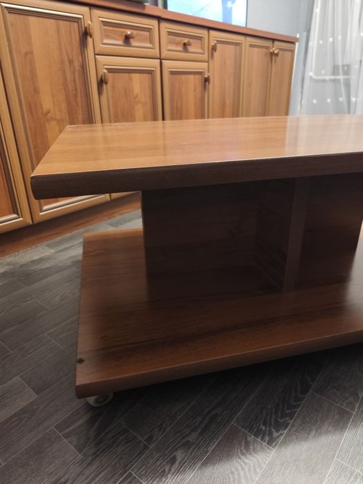 Журнальный столик