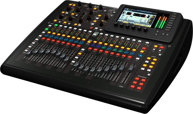 Цифровой микшер Behringer X32 Compact
