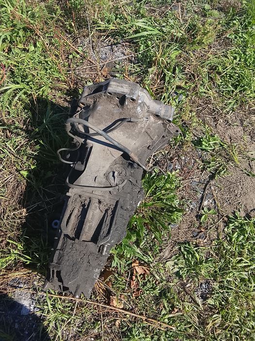 Продам КПП Ауди 80 б3 на запчасти