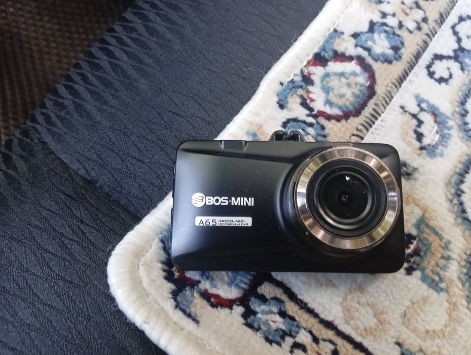 Продам видеорегистратор без крепления