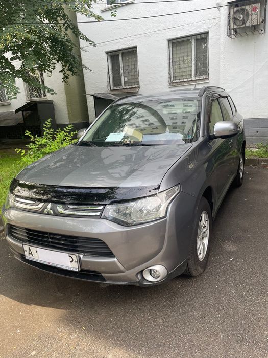Автомобиль   Mitsubishi  Outlander