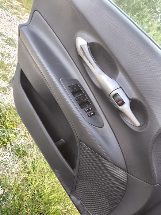 Тойота Аурис D kat На части