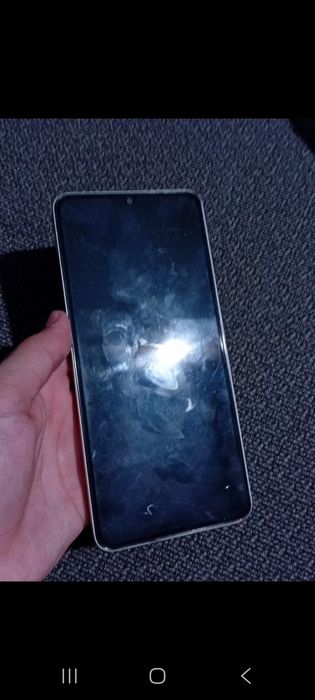 Самсунг А06 Голд