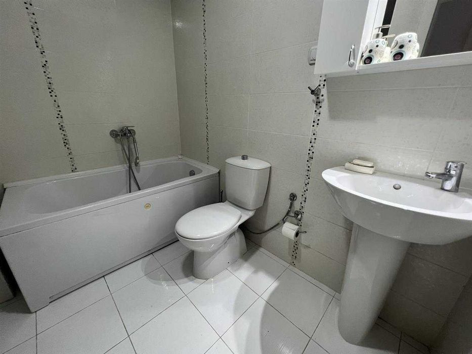 Продава се Многостаен апартамент в Бургас, Възраждане - 118 кв.м за 1355 €/кв.м - Снимка #2