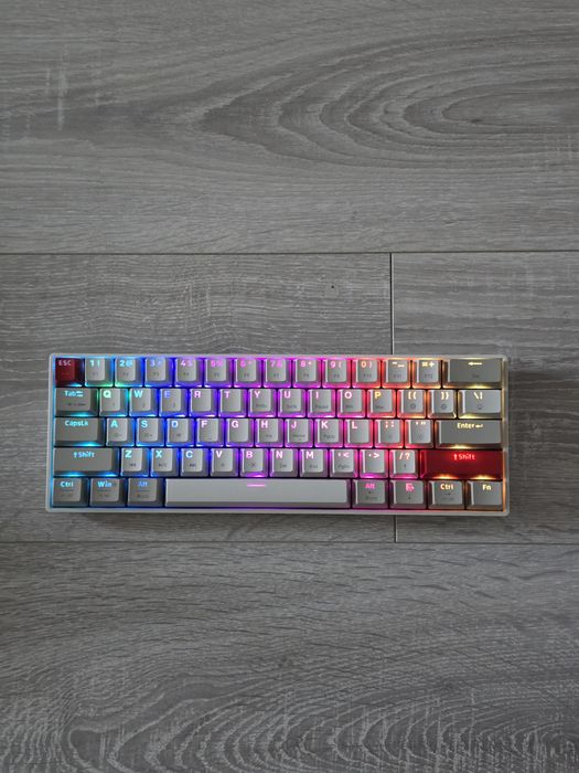 Tastatură Gaming Mecanică Newmen GM610 – 60%, RGB, QWERTY, Hot-Swap + Switch-uri de rezervă