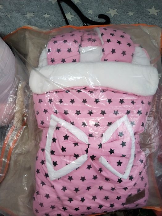 Вещи на девочку (верхняя одежда)