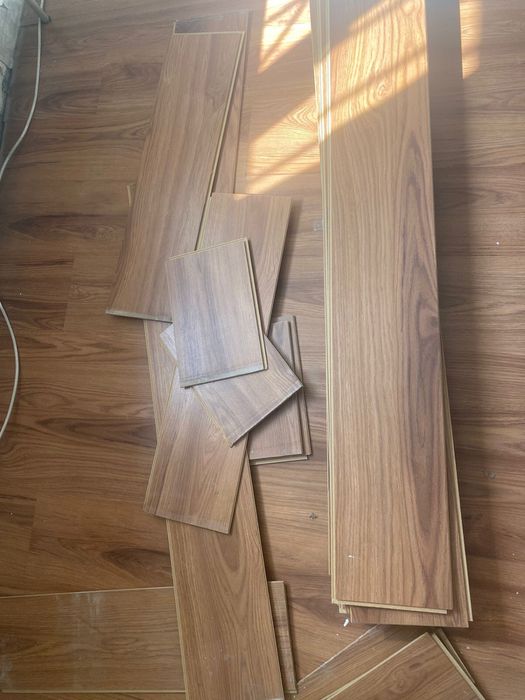 Коричневый Ламинат