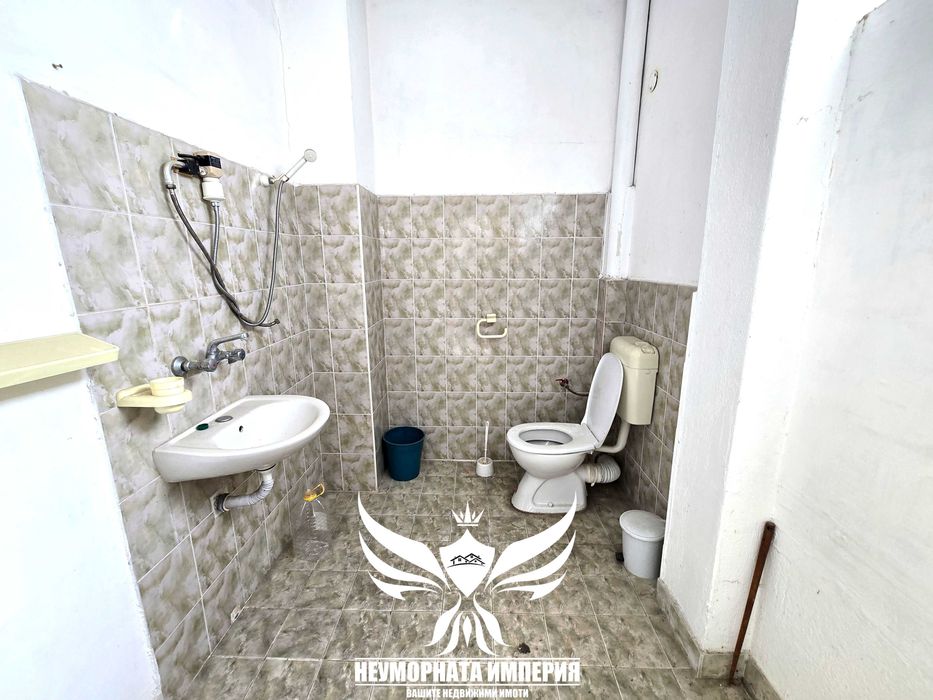 Под наем помещения, офиси, склад 200кв.м. в гр.Асеновград