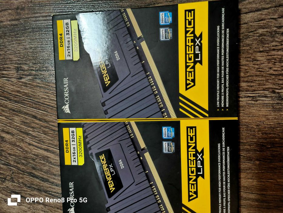 Памет Corsair Vengeance LPX Black 32GB, DDR4, 3200MHz