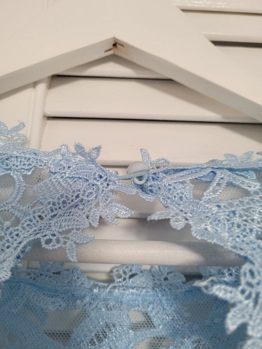 Rochie voal cu bust din dantela