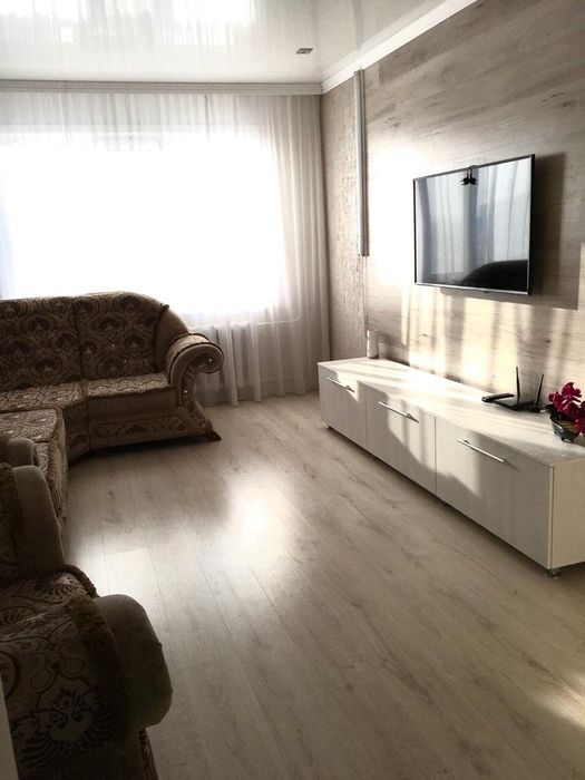 Срочно продам угловой диван.