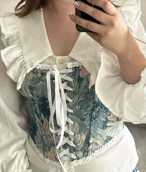 Корсет гобеленовый