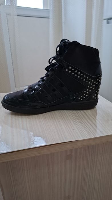 Продам кроссовки, 38 размер