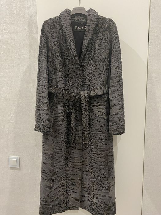 Продам шубу Каракульча