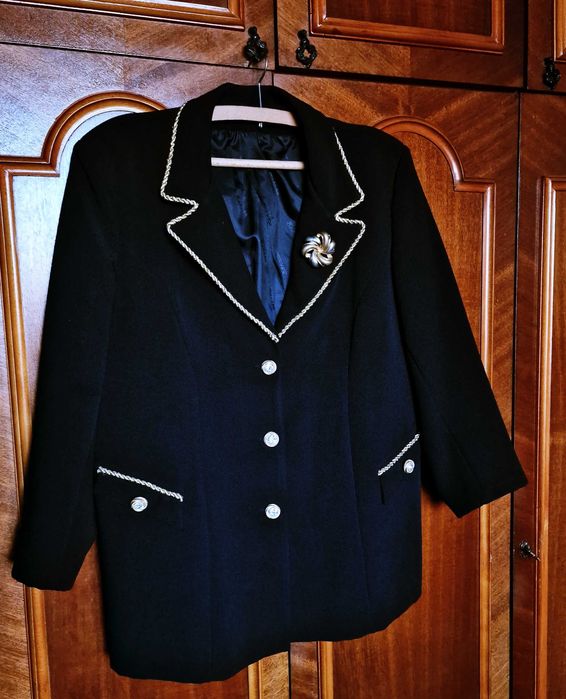 Sacou XXL damă, elegant, cu inserții aurii și nasturi strass