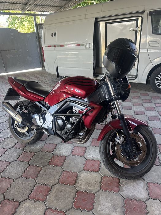 Kawasakii cbr 400