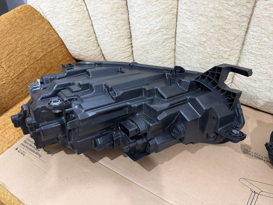 Faruri / Far stanga, Far dreapta Skoda Octavia 4 2019-2025