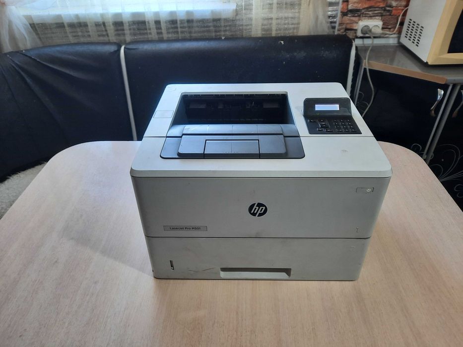Продам принтер HP m501