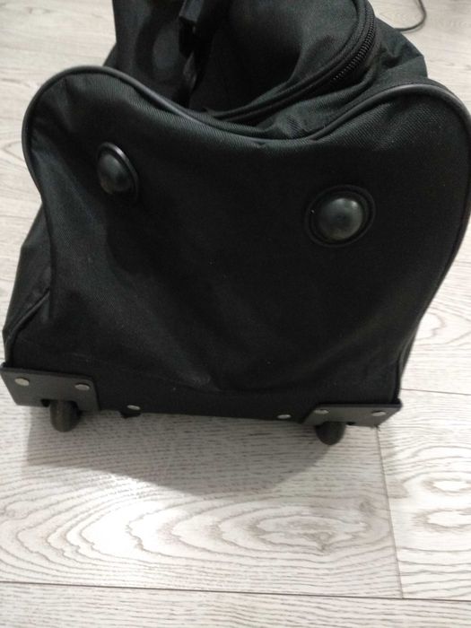 Пътна чанта с колела и телескопична дръжка