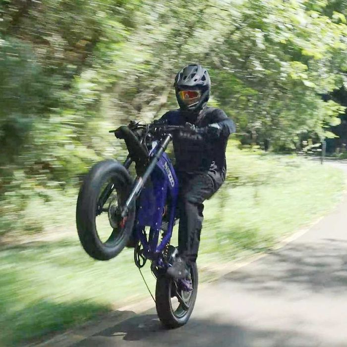 Електрически кросов велосипед HEZZO D5 – 3000W,70 км/ч, 150 км.Наличен