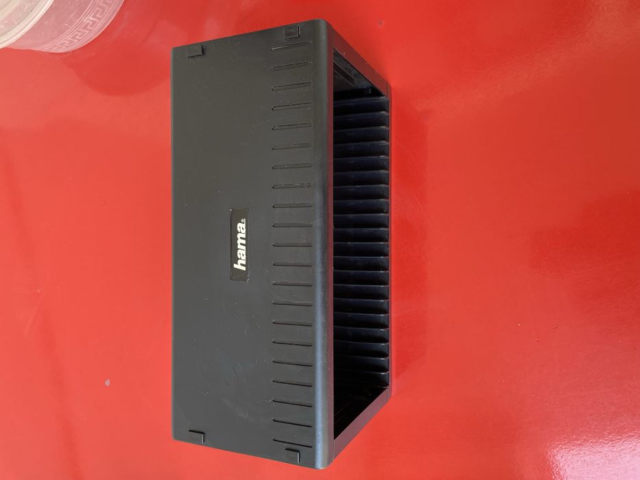 Продам кассетник для сd дисков “HAMA”