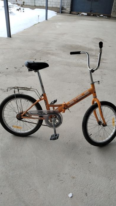 Велосипед в не самом лучшем состоянии