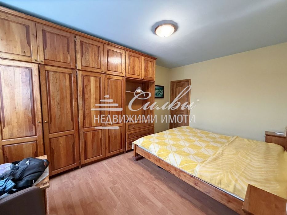 Двуетажна ТУХЛЕНА къща на плоча– кв. Център !!!