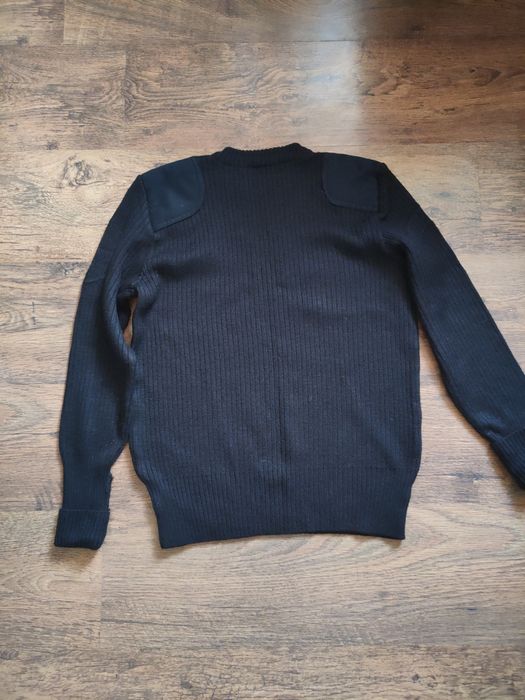 Черен униформен пуловер