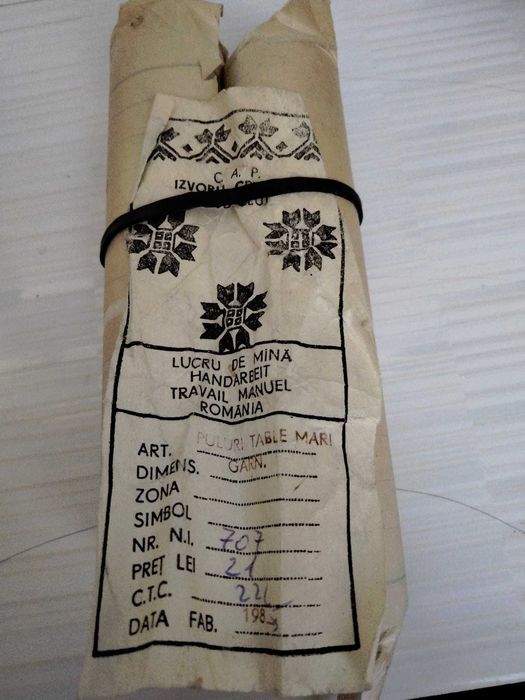 cutie table  , puluri lemn ,1985  ,   set sah complet