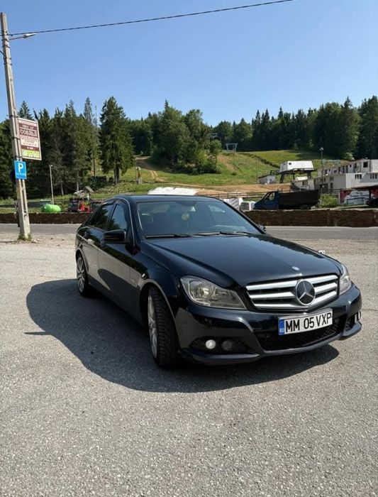 Vând Mercedes c clasa w204