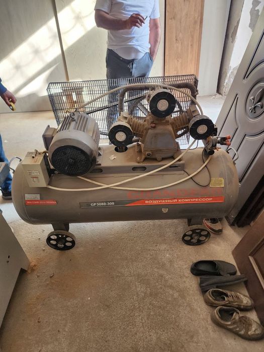 Двух пилный станок для мебельных работ + Компрессор