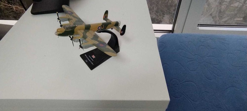 продавам самолети в мащаб 1:72 и 1:144 и 1:200