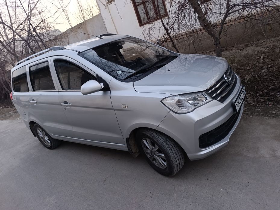 Dongfeng Glory 330s arenda vikub