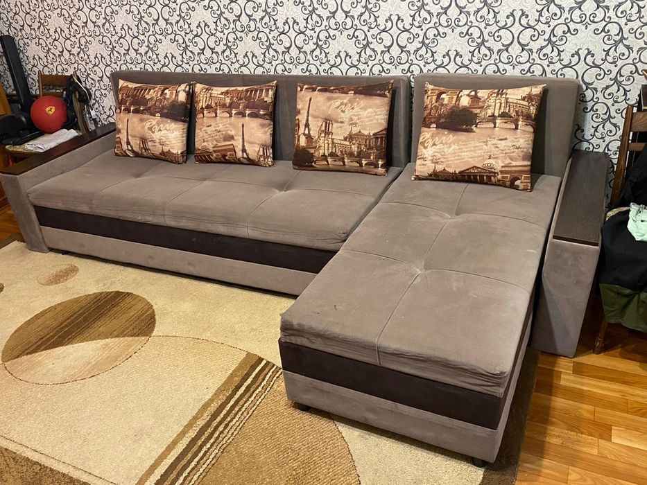 Диван угловой б/у