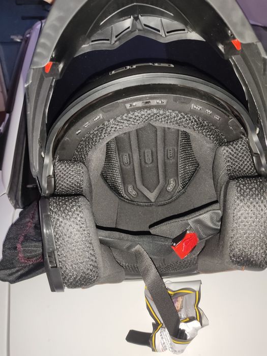 Каска шлем хорошего качества 250мингдан бошланади