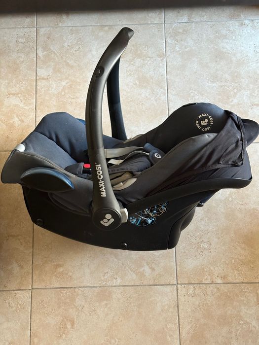Бебешко столче Maxi Cosi CabrioFix с база IsoFix