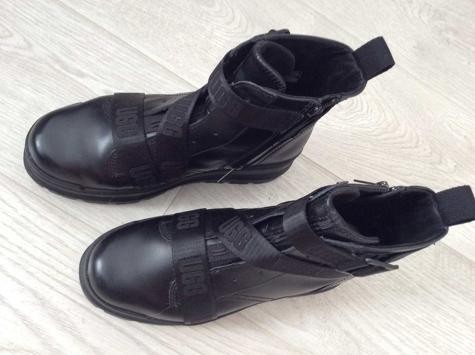 UGG, Sid Leather Flat Platform Boots, Black, 8 /38