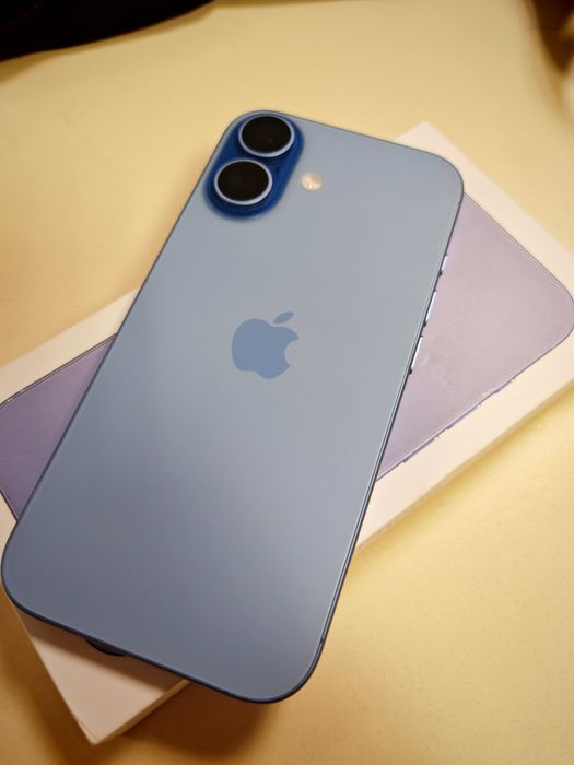 Продам IPhone 17