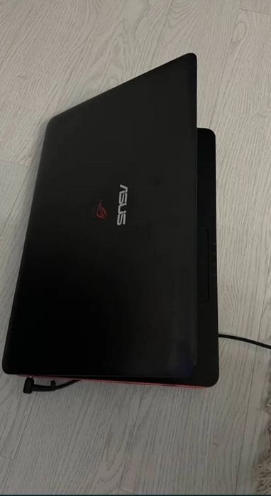 Noutbuk ASUS sotiladi