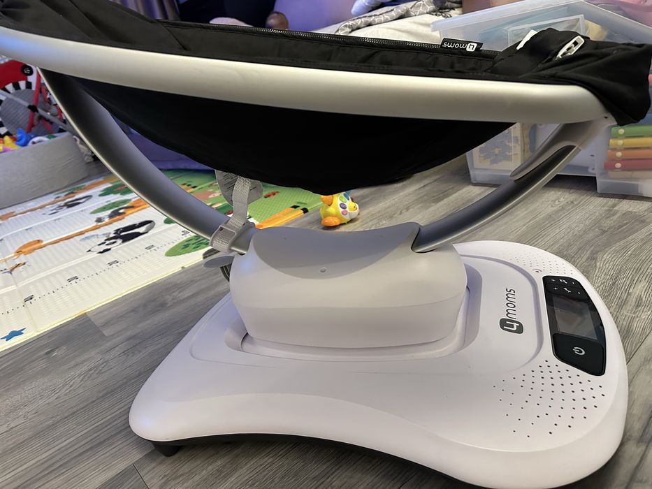 Leagan mamaRoo 4 moms 4