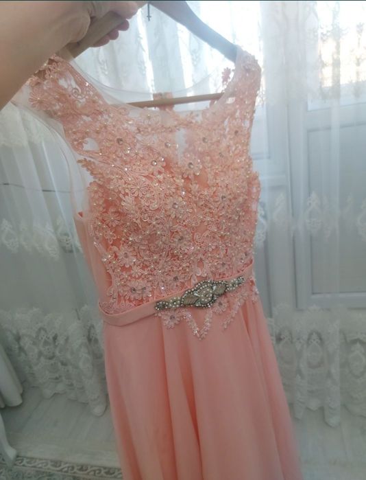 Вечернее молодежное платье