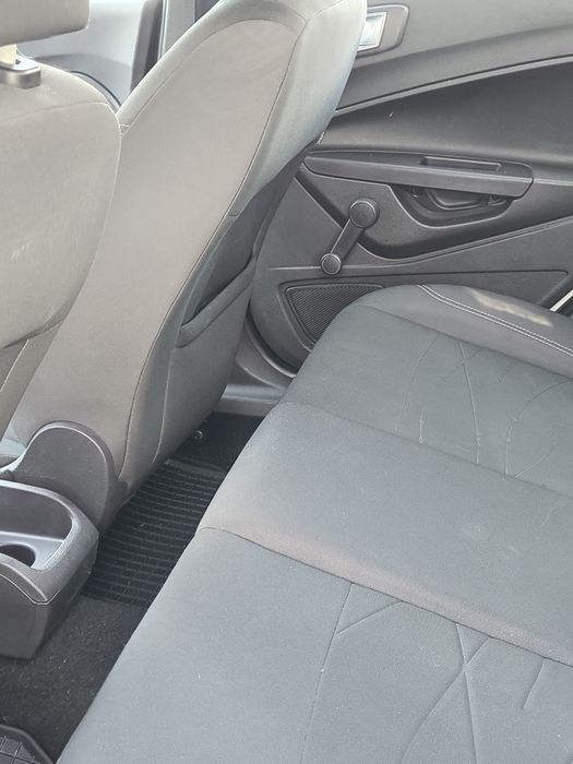 Vând Ford Fiesta 2016