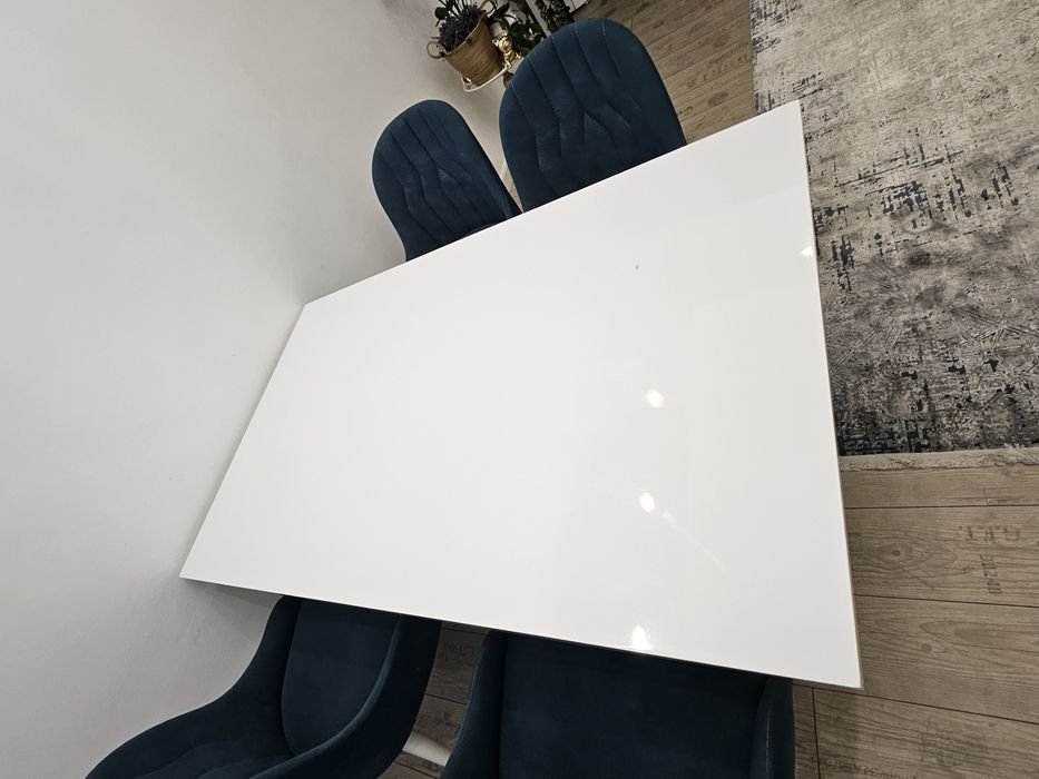 Стол кухонный белый стильный