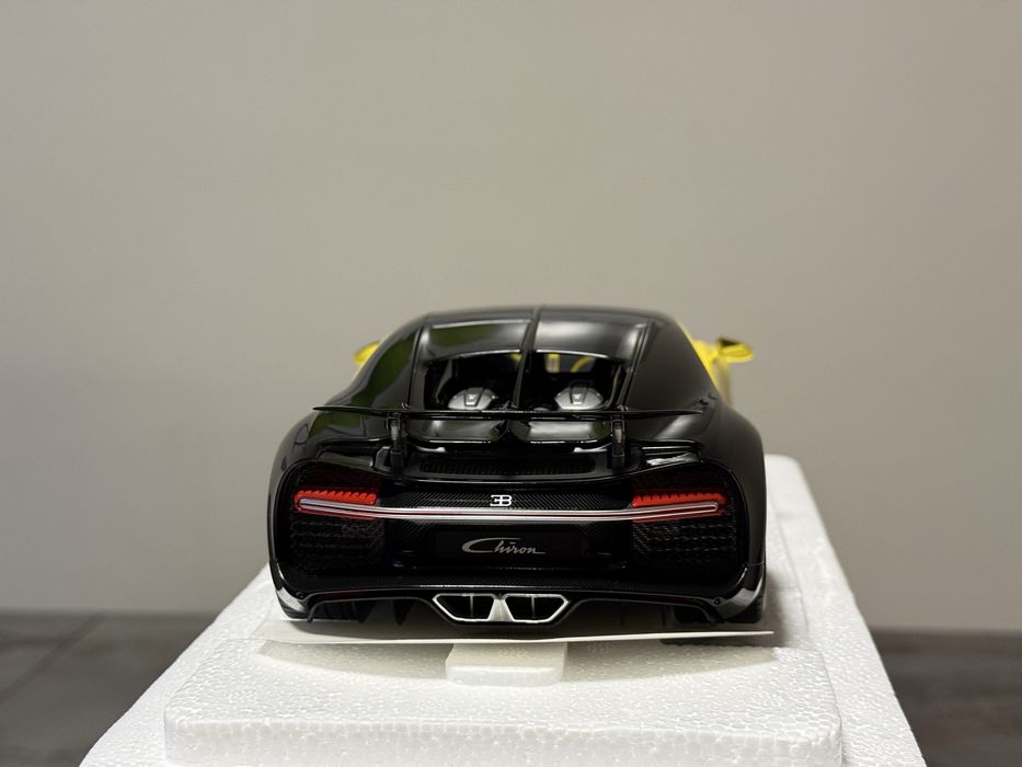 Колекционерски автомобил  1:18 Bugatti Chiron  Jaune Molsheim