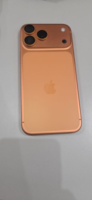 IPhone 17 pro max orange
