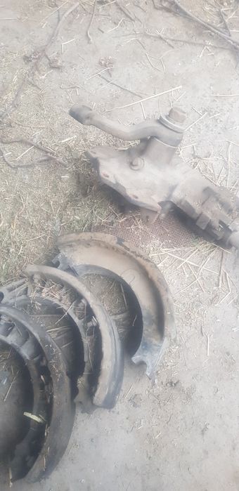 Zil zapchastlari sotiladi