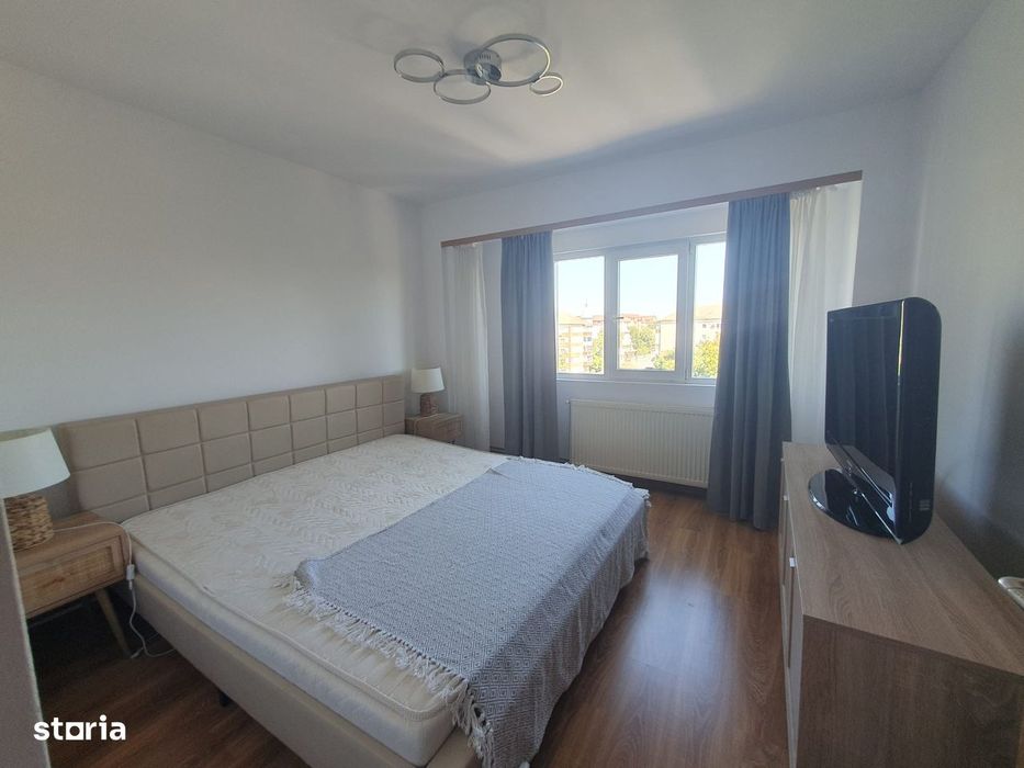 De închiriat apartament cu 3 camere – Zona Lipovei