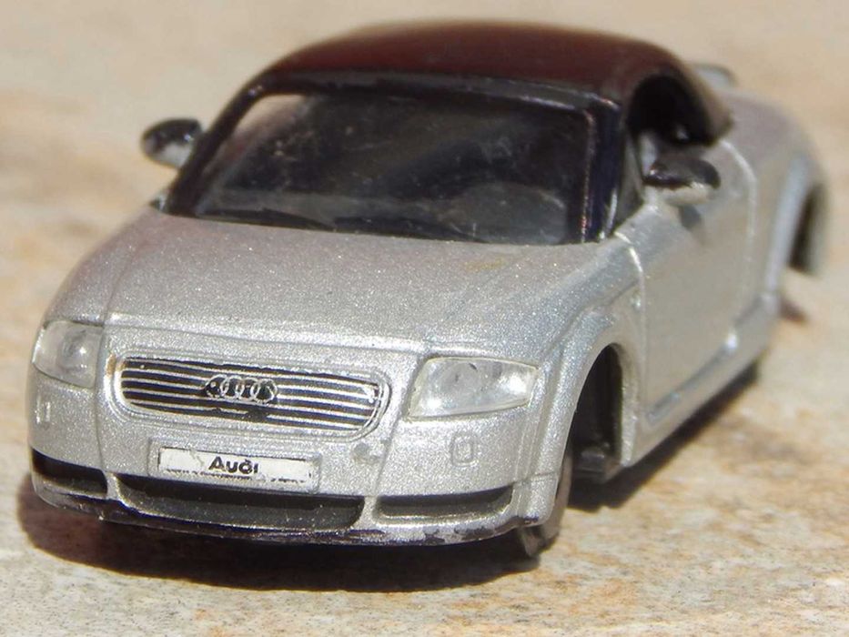 Macheta Audi TT Cabriolet I (8N) Hongwell 1:72 lipsa pneuri